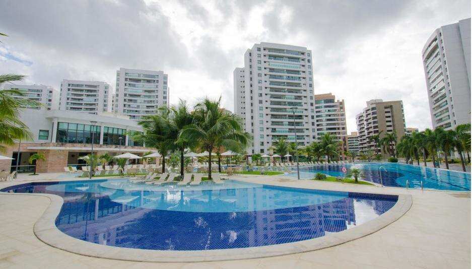 Apartamento Alphaville Le Parc 2 suítes 112m² com 2 vagas Finamente Decorado Patamares Oportunidade - Iuri Imóveis