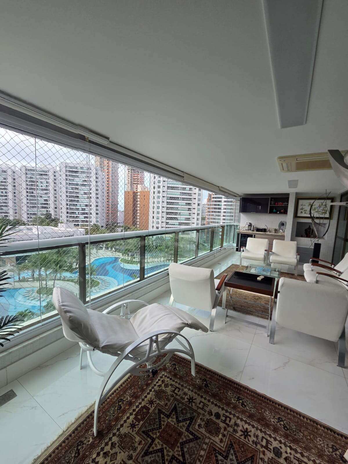 Apartamento Alphaville Le Parc 4 suítes 243m² com 4 vagas Decorado Patamares Oportunidade - Iuri Imóveis