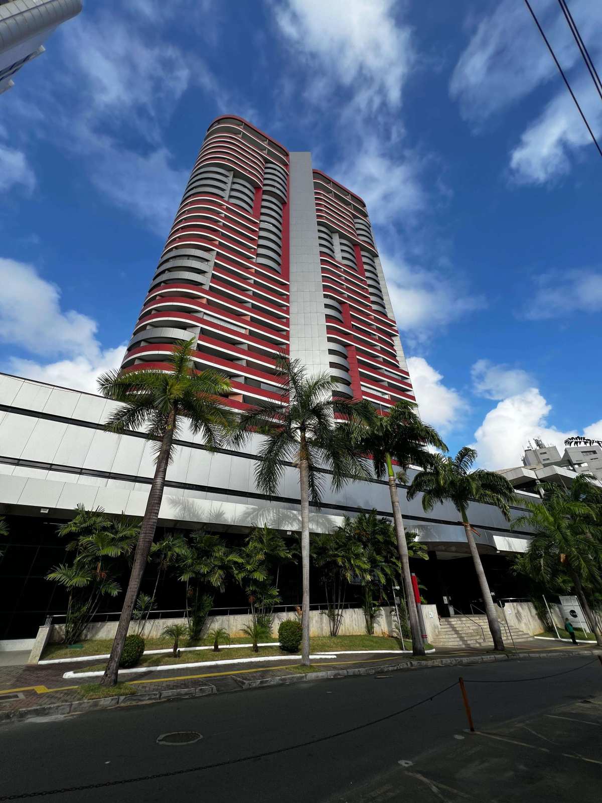 Apartamento Boulevard Side 1 suíte 47m² Decorado Caminho das Árvores Av. Tancredo Neves - Iuri Imóveis