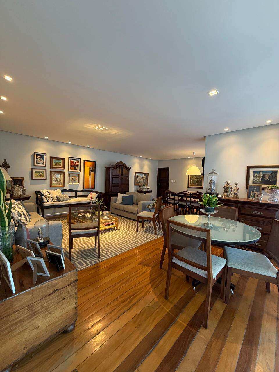 Apartamento Campo Grande 4 Quartos 287m² Reg Graça Corredor da Vitória  Edf Comendador Antônio Valério de Carvalho