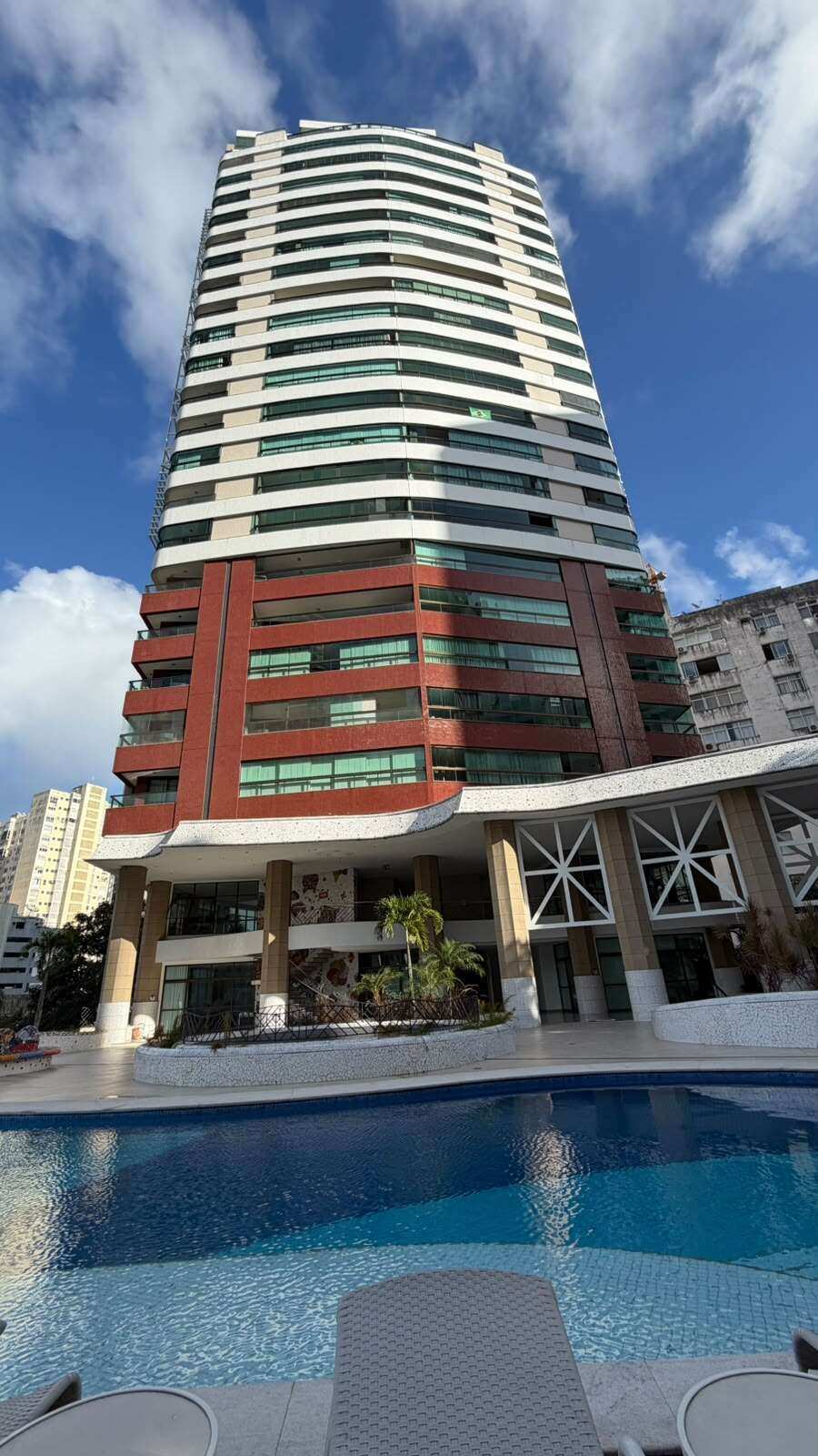 Apartamento Corredor da Vitória 4 suítes Torre Barcelona 181m² Decorado Alto Reg Graça Barra - Iuri Imóveis