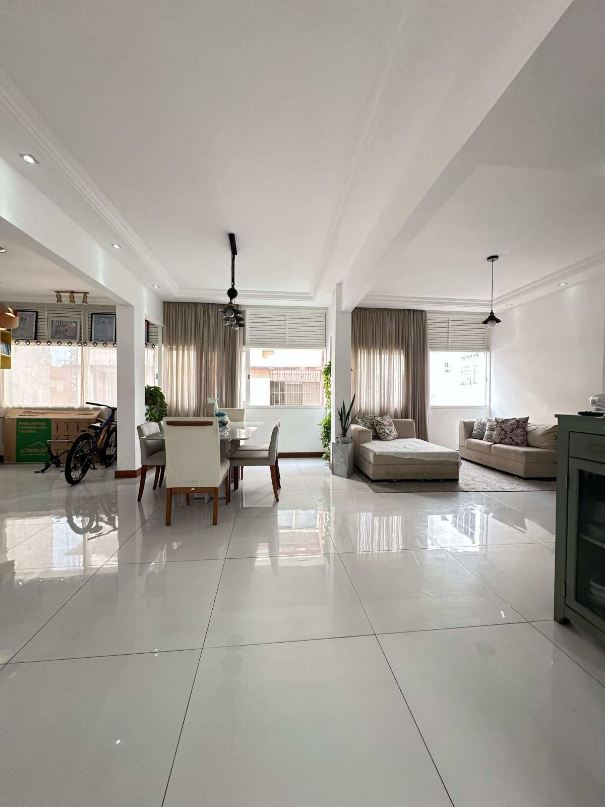 Apartamento Graça 3 Quartos 200m² Decorado Reg. Barra Edf. Duque