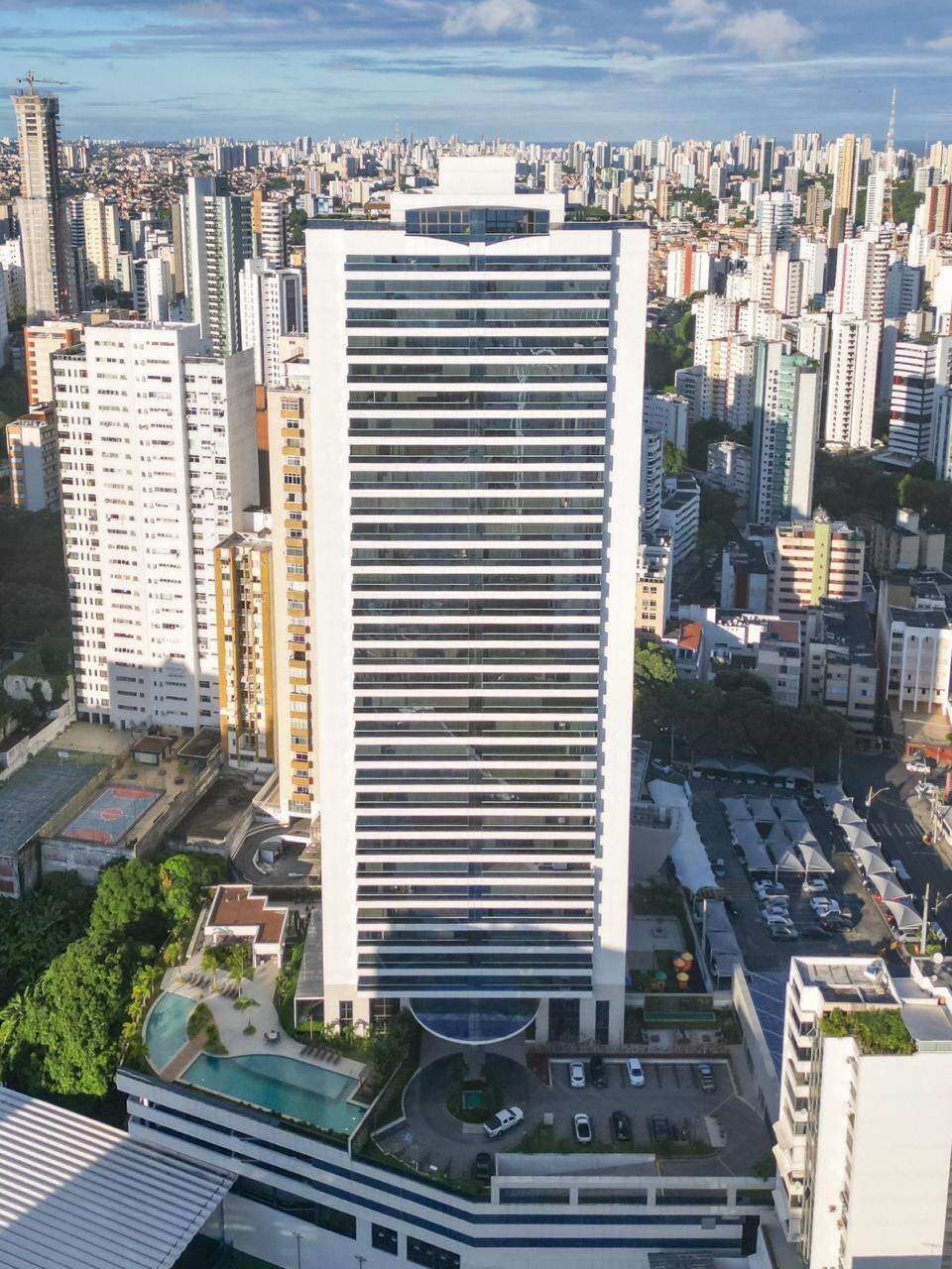 Apartamento Mansão Bahiano de Tênis Graça 4 suítes de 305m² Decorado vista mar Reg Barra - Iuri Imóveis