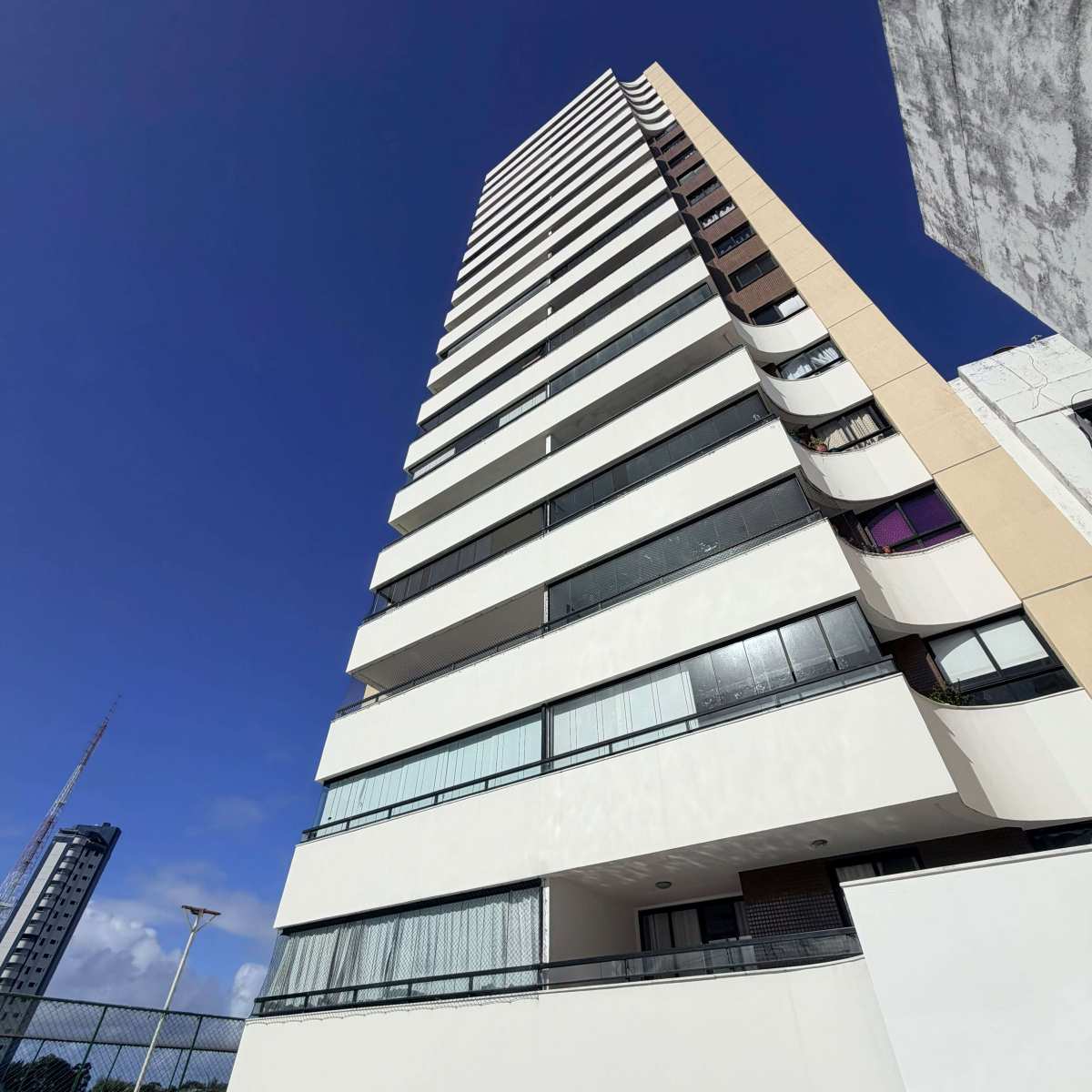 Apartamento Mirante da Cardeal 2 Quartos 78m² Decorado Reg. Rio Vermelho Federação