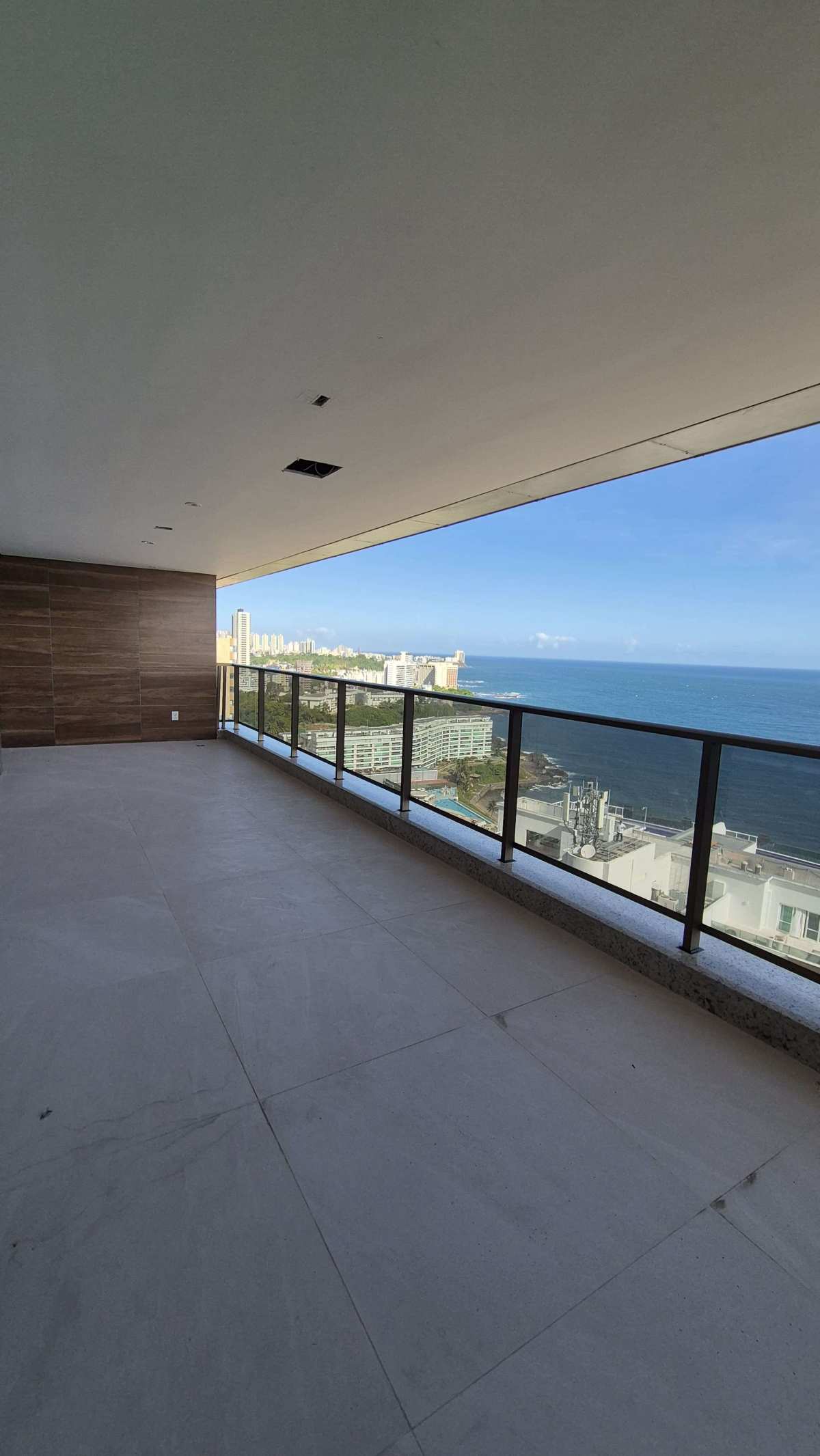 Apartamento Morro do Ipiranga Residence 4 suítes 209m2 Nascente Vista Mar Barra Ondina - Iuri Imóveis