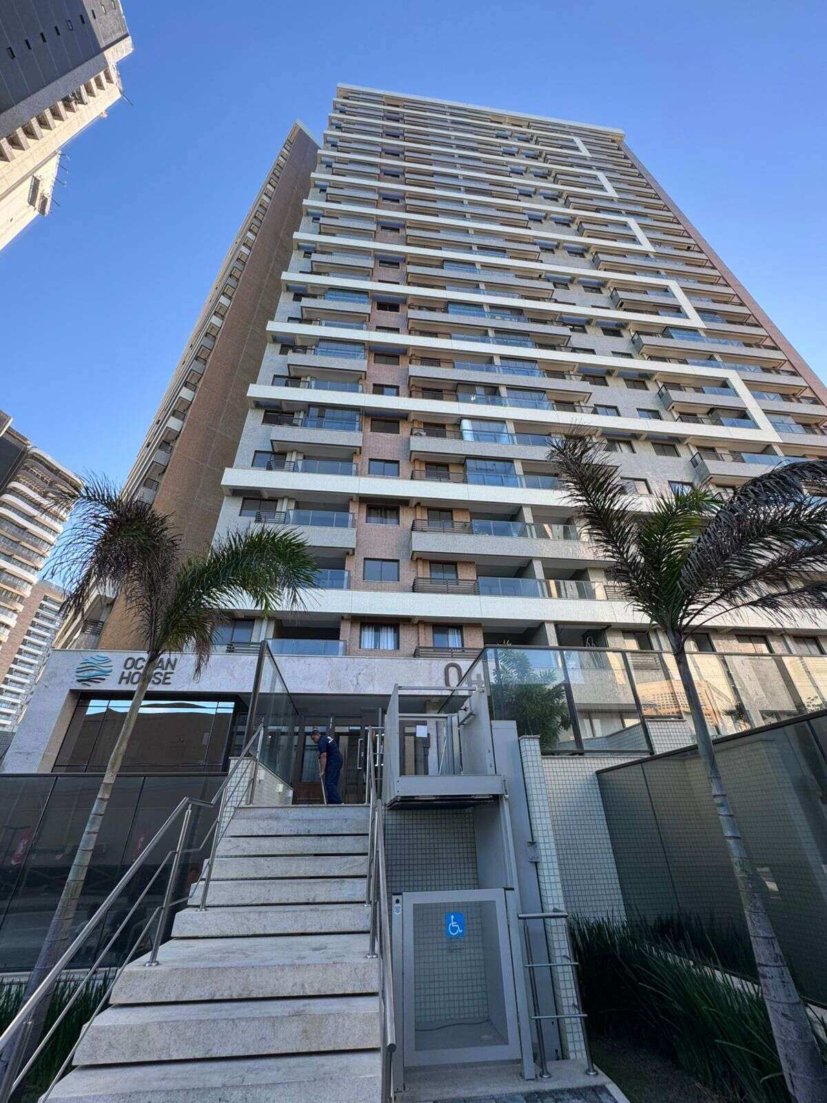 Apartamento Ocean House Jaguaribe 1 Quarto 45m² Alto vista mar Reg. Patamares Piatã - Iuri Imóveis