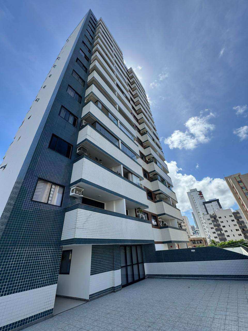 Apartamento Pituba 1 Quarto 47m² Decorado Residencial André Guimarães Neto Reg. Itaigara / Caminho das Árvores - Iuri Imóveis