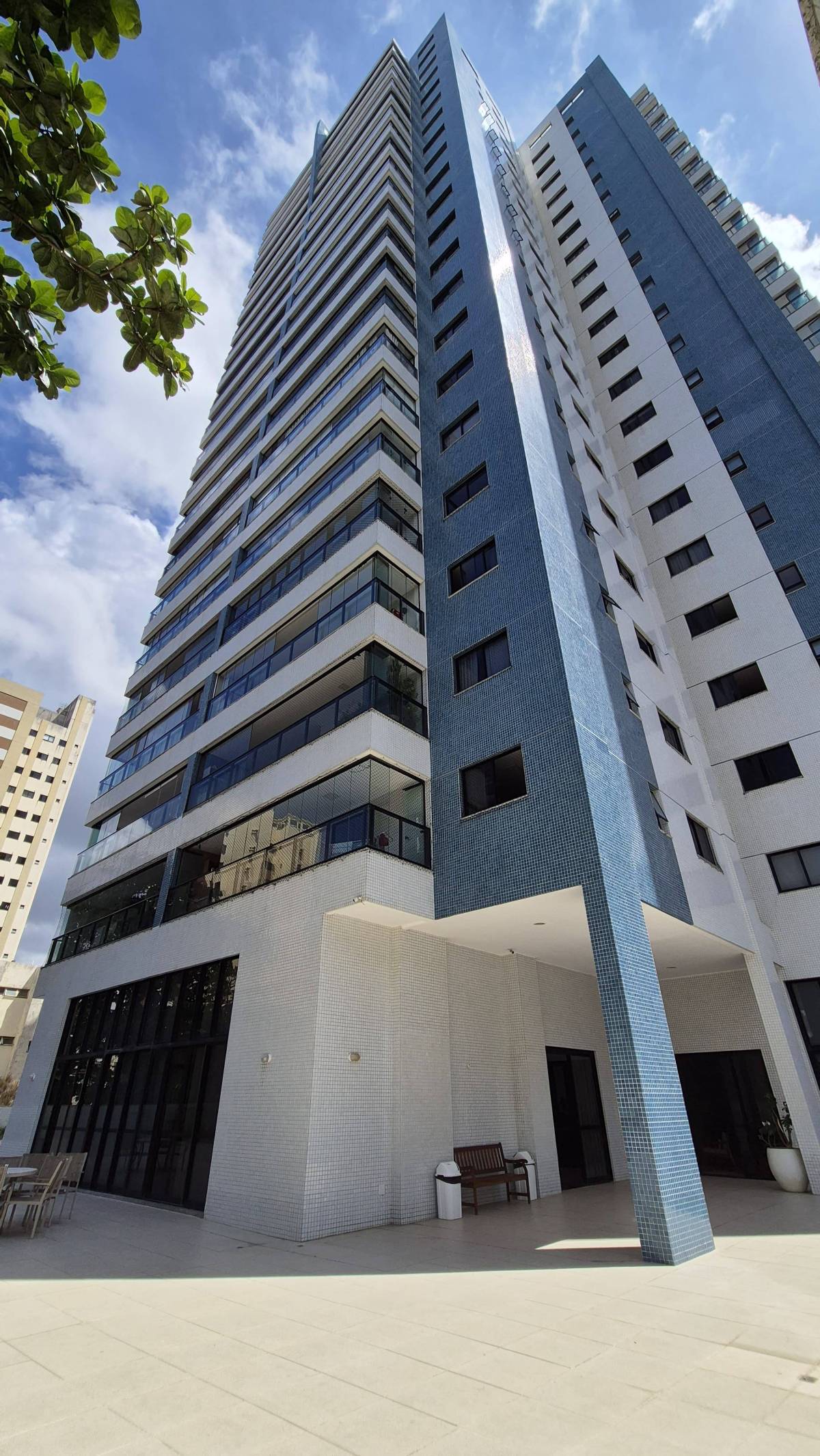 Apartamento Pituba 3 quartos 104m² Reg. Paulo VI Cond. Jardin Giverny Decorado - Iuri Imóveis