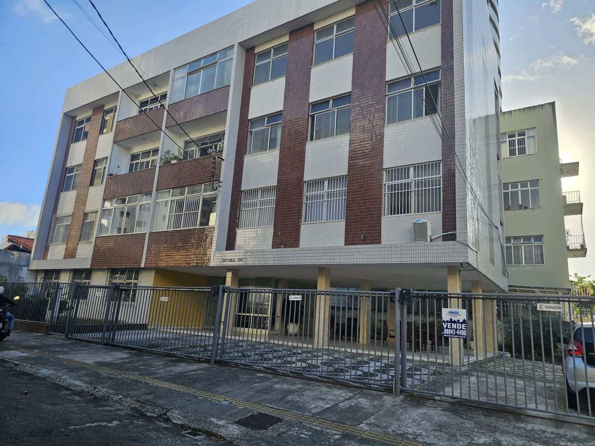 Apartamento Pituba 3 Quartos 140m² edf. Carol Reg Caminho das Árvores - Iuri Imóveis