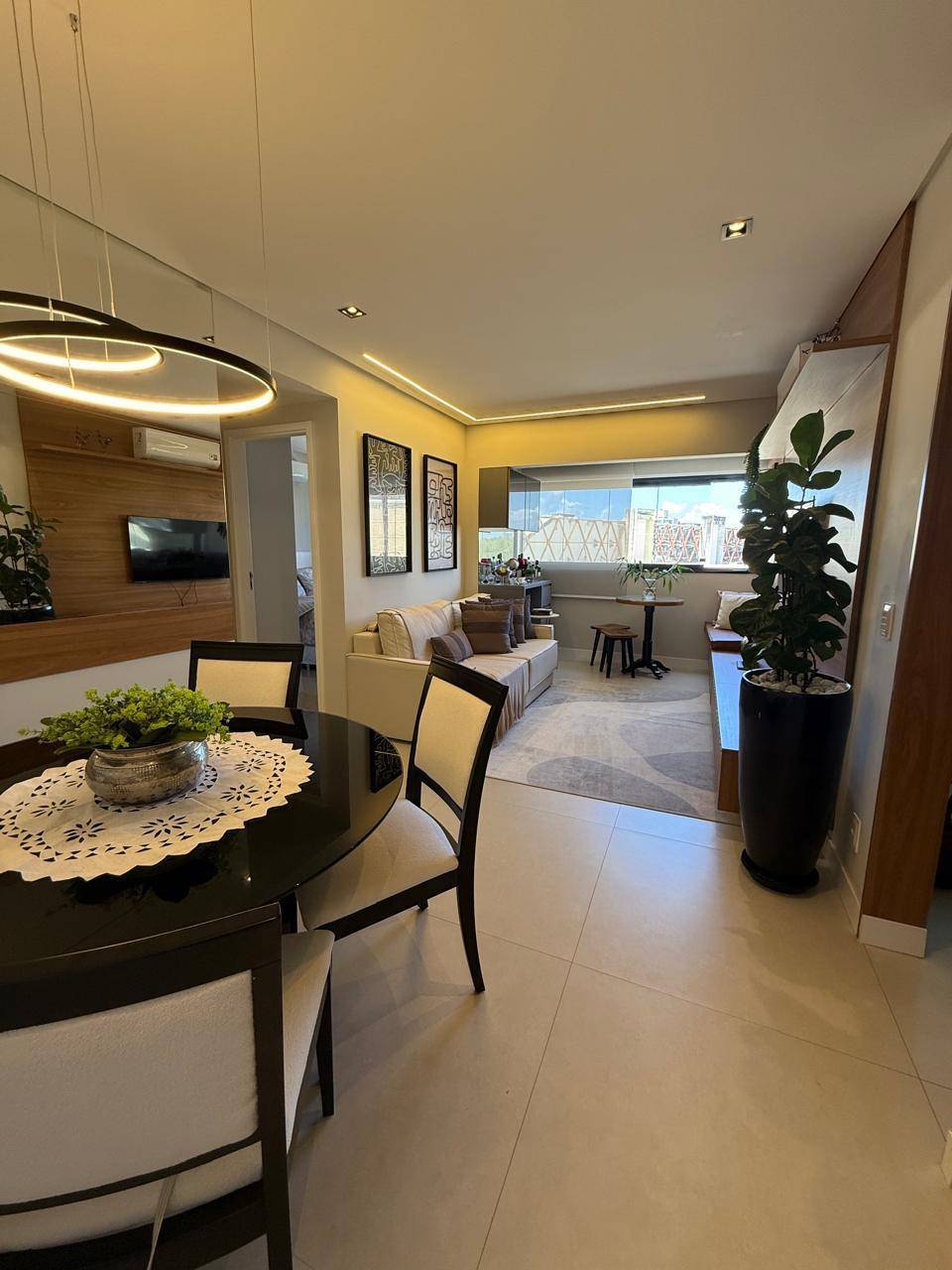 Apartamento Stiep / Armação 2 quartos 65m2 Decorado Maria Ângela Armede Oportunidade - Iuri Imóveis