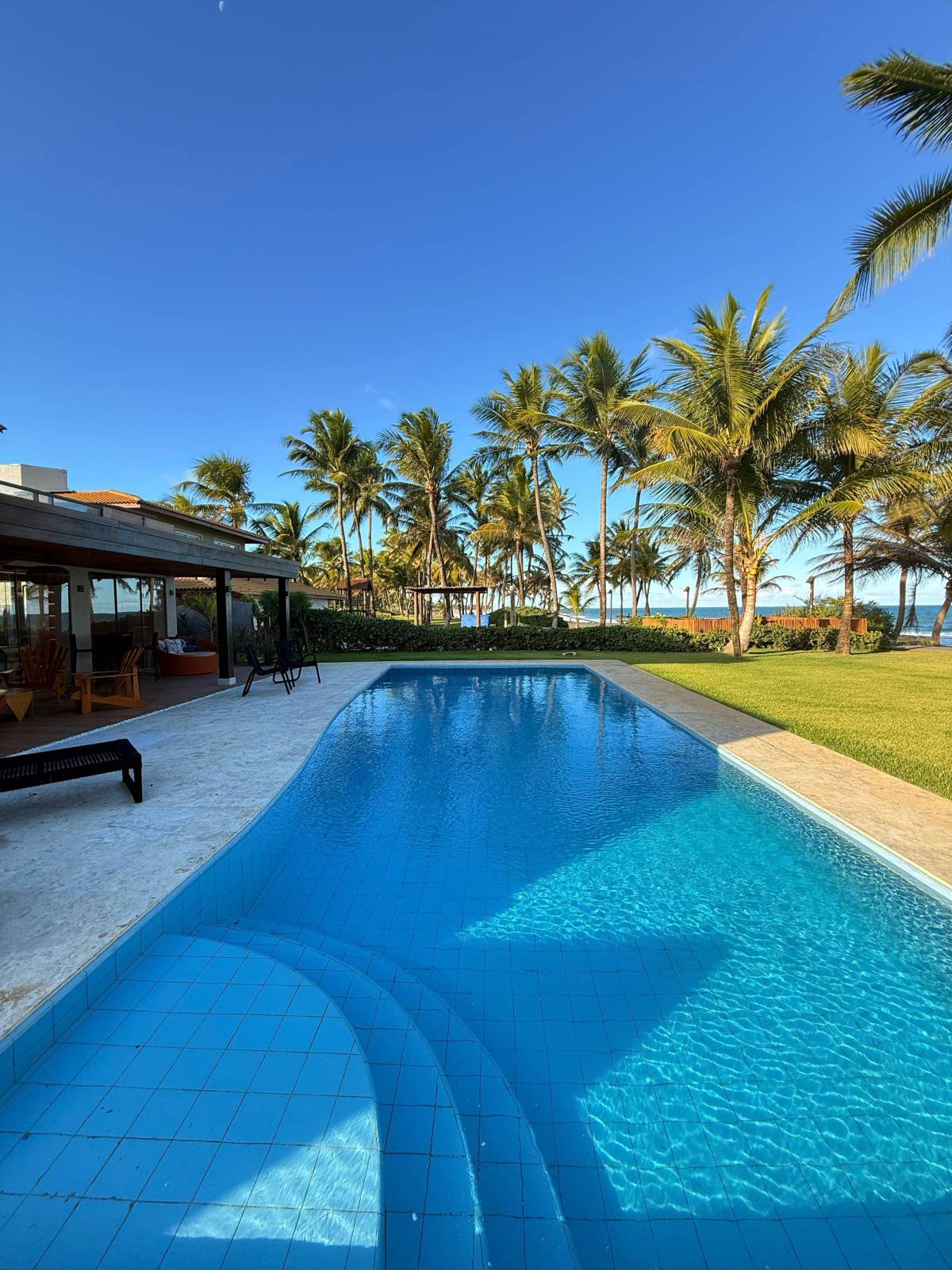 Casa 5 Suítes Busca Vida Porto Buscavida Resort 1.437m² Reg Lauro de Freitas Estrada do Coco - Iuri Imóveis