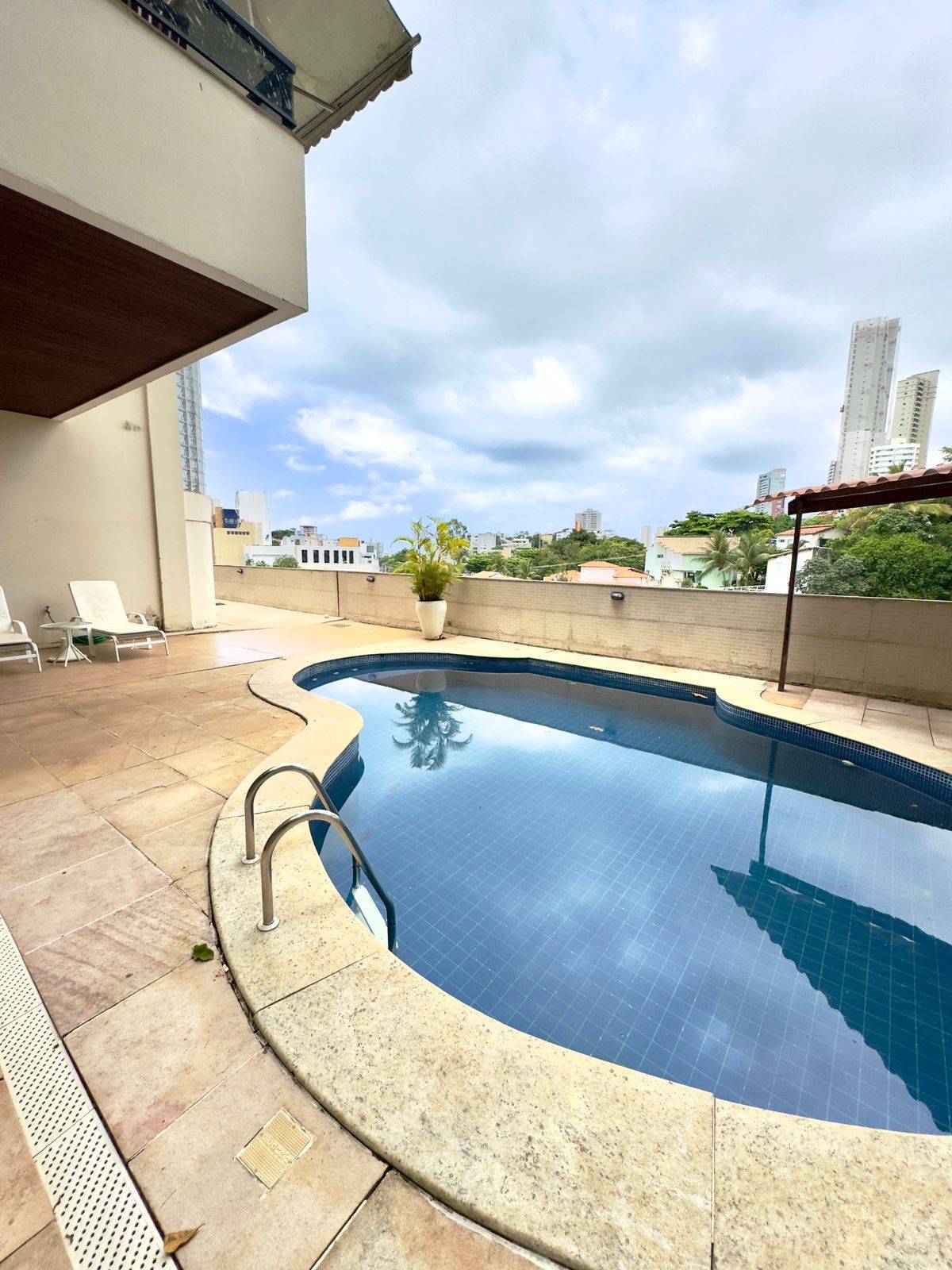 Casa Cond. Horto Florestal 4 Suítes Gabinete 474m² Reg. Av. Santa Luzia - Iuri Imóveis