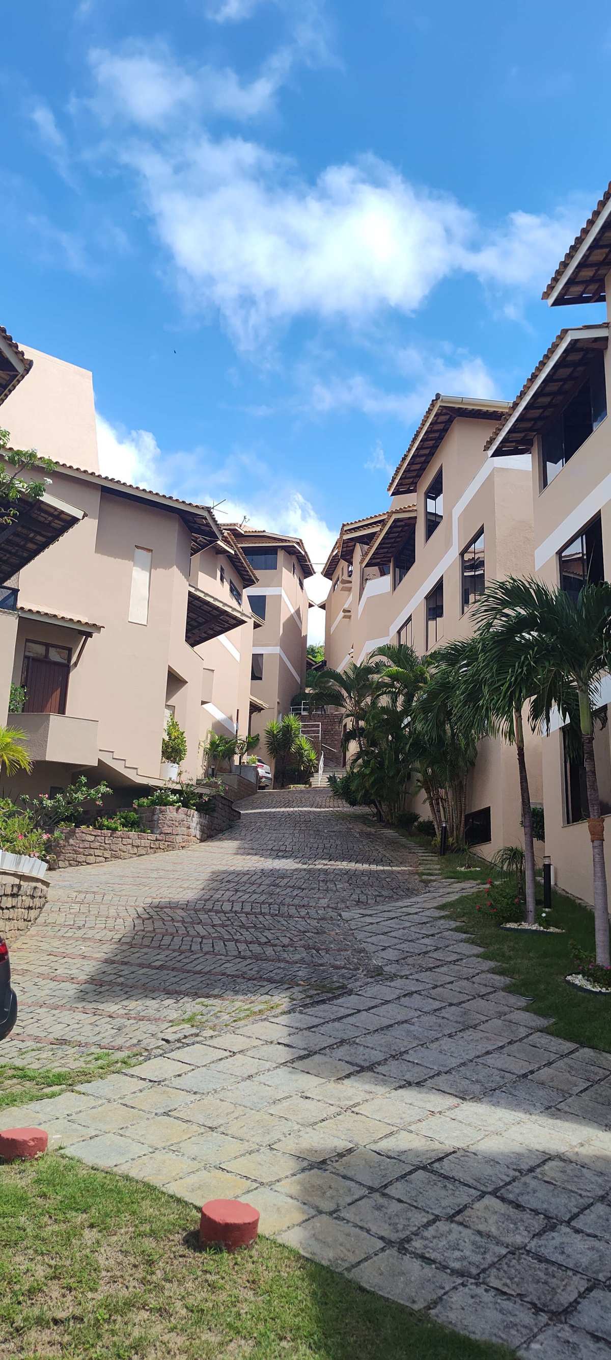 Casa Patamares 4 Quartos 345m² Decorada Colina A Reg Piatã Pituaçu Velhos Amigos - Iuri Imóveis