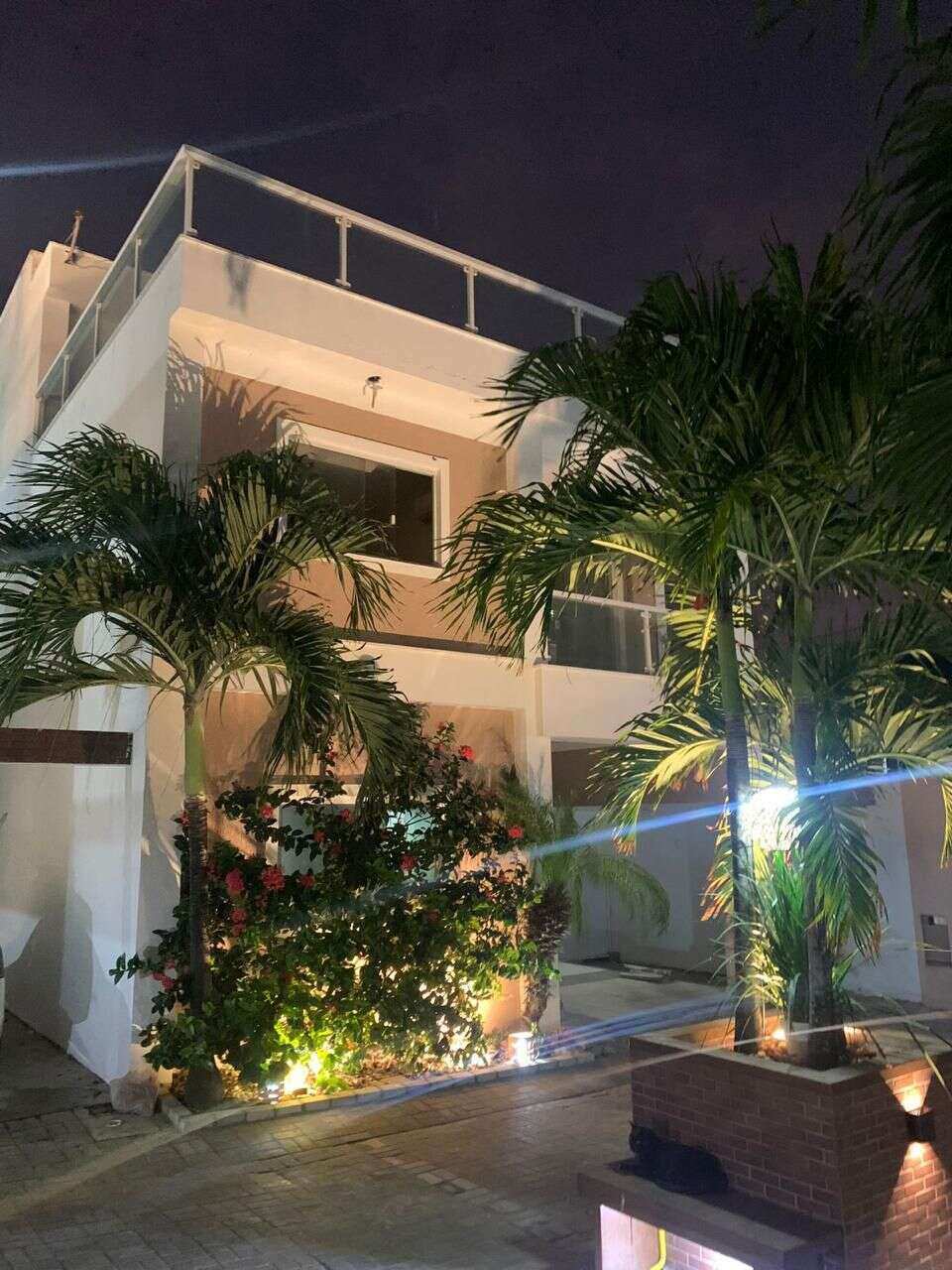 Casa Praia do Flamengo Stela Maris 4 Quartos 213m² Oportunidade