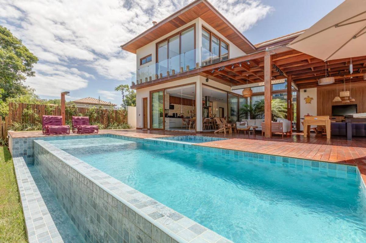 Casa Praia do Forte Praia Bella 5 suítes 520m² Finamente Decorada Estrada do Coco / Linha Verde