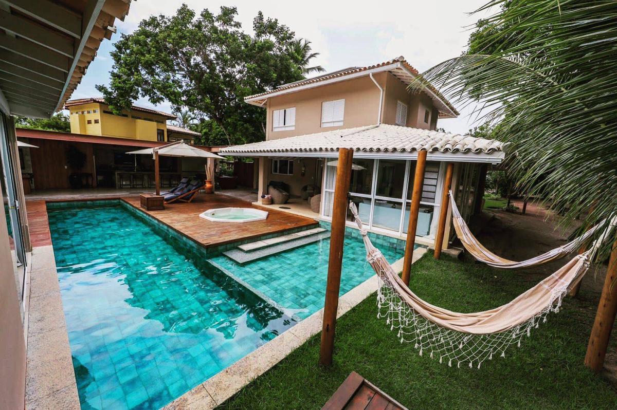 Casa Quintas Sauípe 1400m² 5 suítes Decorada Estrada do Coco Linha Verde Reg Praia do Forte Guarajuba - Iuri Imóveis