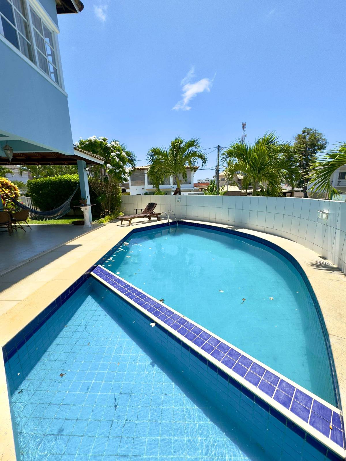 Casa Villas do Bosque 5 Quartos 420m² Lauro de Freitas Decorada Oportunidade - Iuri Imóveis