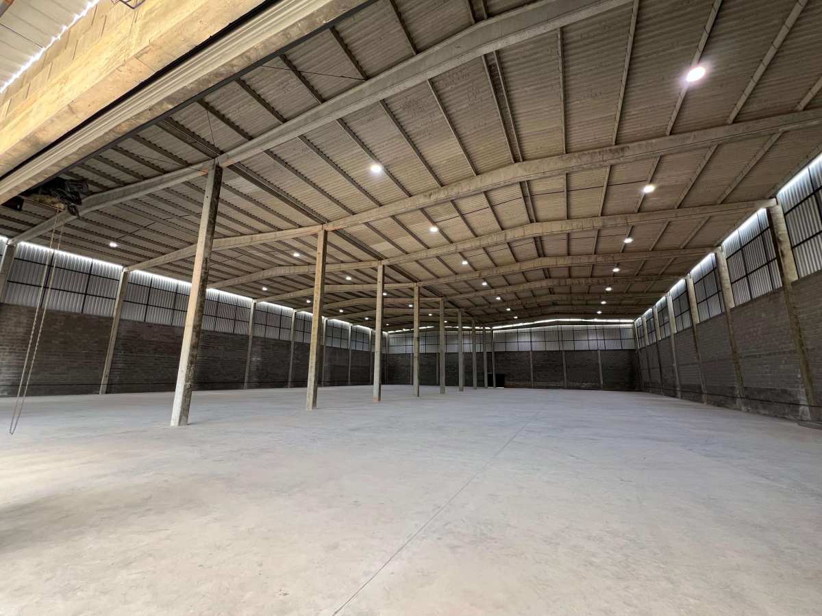 Galpão Alugar CIA Simões Filho Terreno 3.600m² com 2.300m² Oportunidade