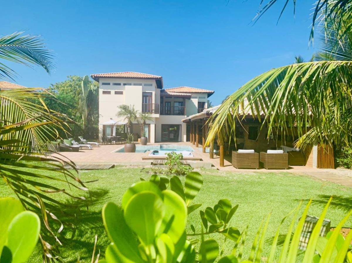 Linda Casa Quintas Sauípe 4 suítes Decorada Estrada do Coco Linha Verde Reg Praia do Forte - Iuri Imóveis