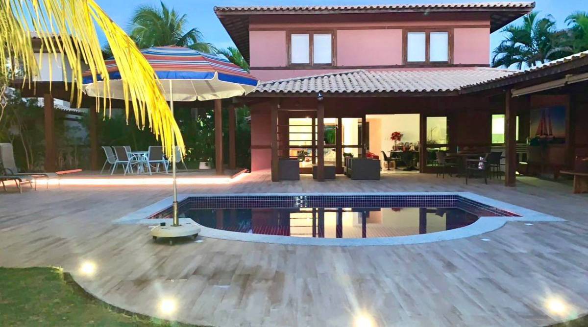 Linda Casas de Praia do Forte 4 Suítes 600m² Reg. Estrada do Coco / Linha Verde - Iuri Imóveis