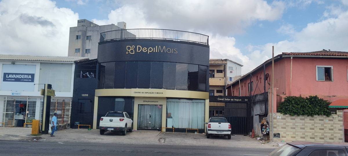 Loja Comercial e 16 Apartamentos Studio em Itapoã Oportunidade Investimento